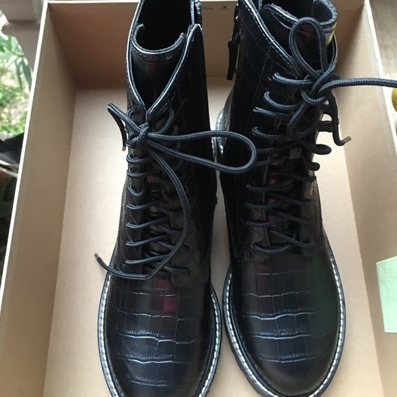 NEW NWT Reformation Amelia Leather Boot Size 6 - Picture 9 of 12